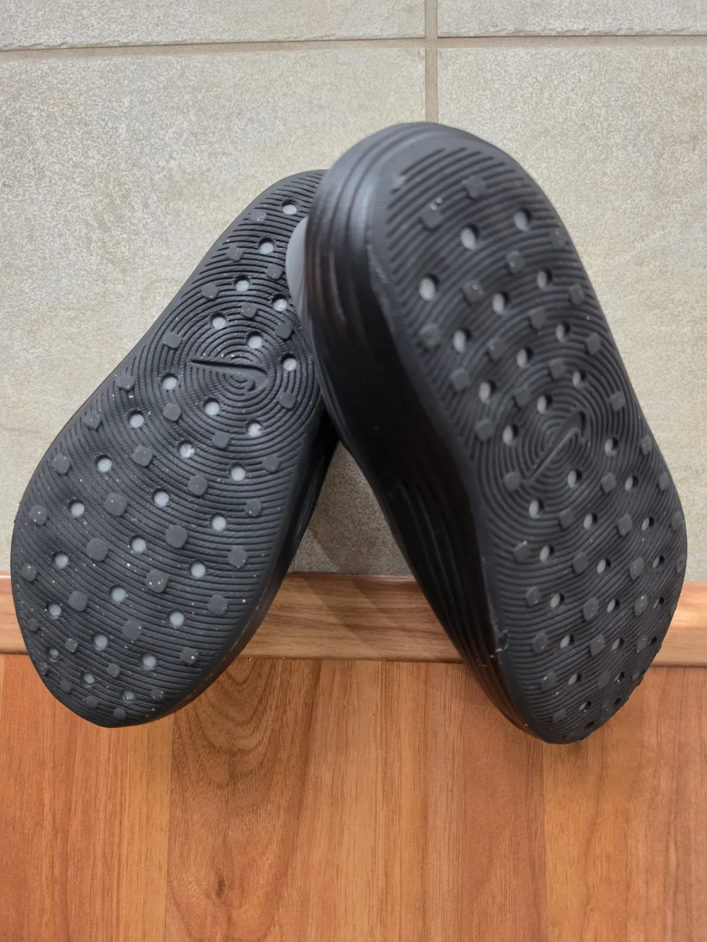 Nike slip clogs